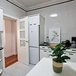 Cozy In The Center By Aloha Apartment