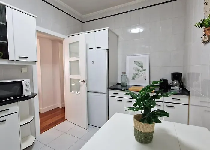 Cozy In The Center By Aloha Apartament