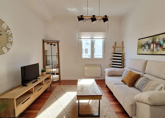 Cozy In The Center By Aloha Apartament