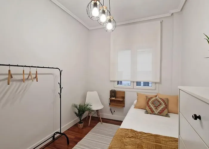 Cozy In The Center By Aloha Apartament