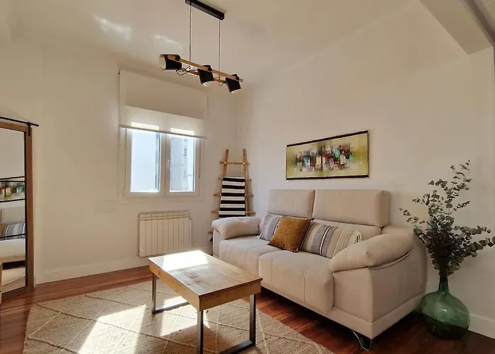 Cozy In The Center By Aloha Apartament