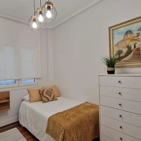 Cozy In The Center By Aloha *